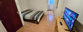 No Frills & Nothing Fancy 1 Bed Studio City Centre